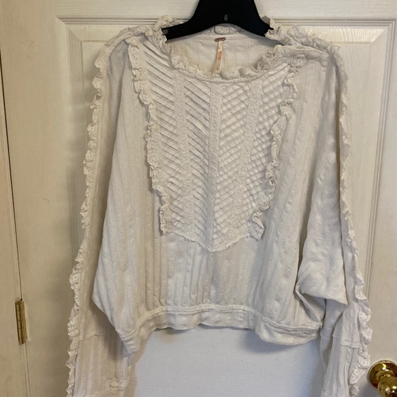 Free People Tops - Free People Cream Ruffle Lace Pullover Cropped Top